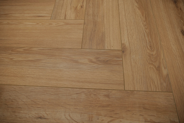 SPC-ламинат Steinholz Herringbone Лархе STH038H